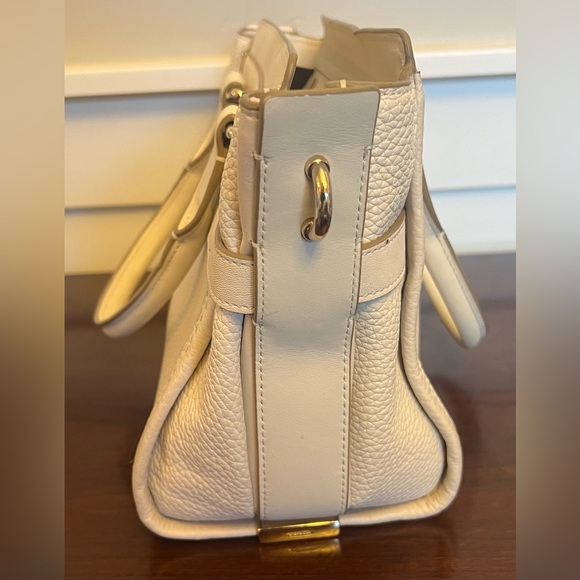 Coach Swagger - Picture 8 of 12